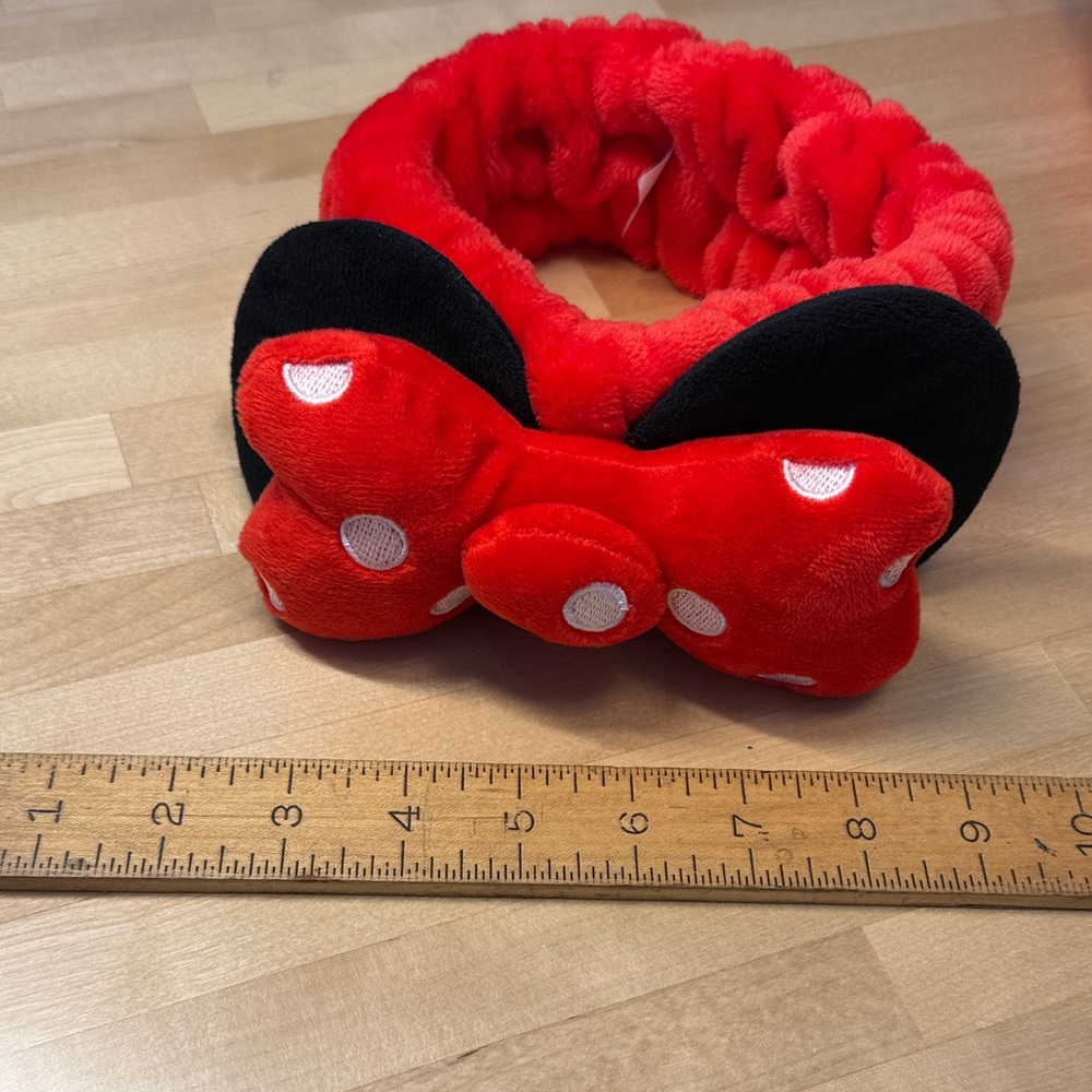 The Creme Shop x Minnie Mouse Disney 3D Teddy Headband Spa Red black white plush
